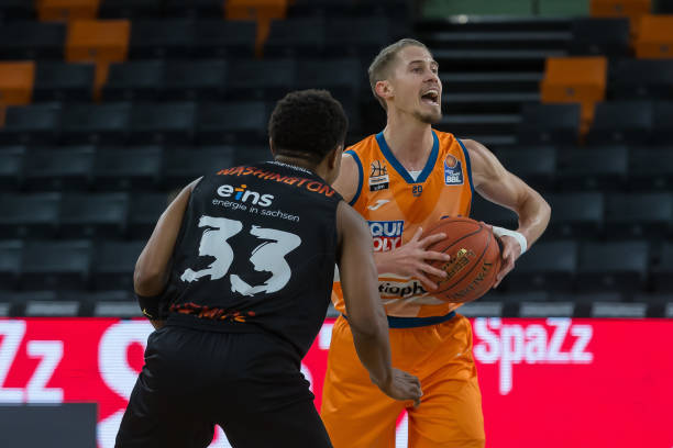 场较量中取 场较量中取